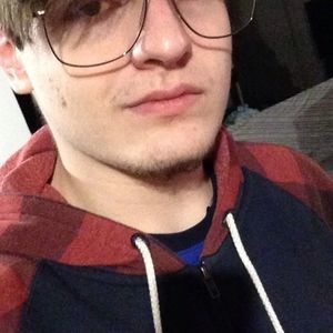 Meet your Posher, Ashton